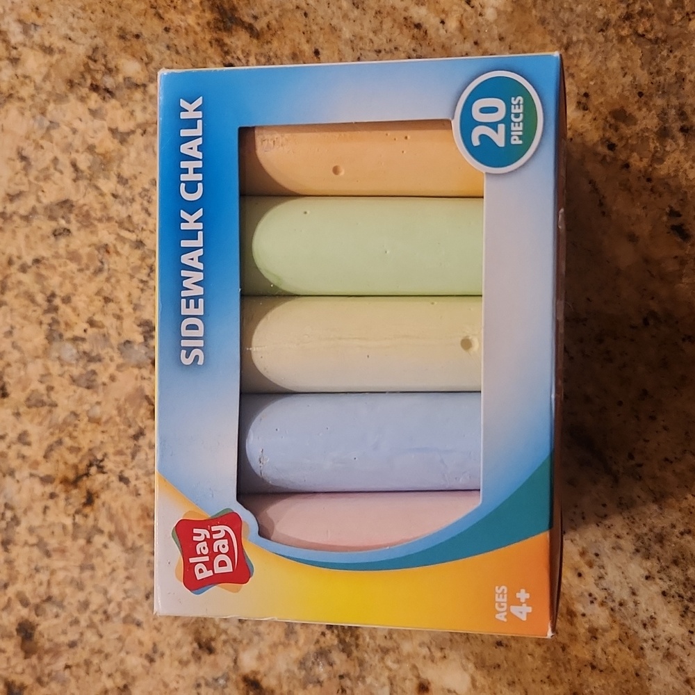 HUGE SET of SIDEWALK CHALK - 20 Piece Sidewalk Chalk Set!  NEW in BOX!